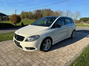 Mercedes-Benz B 180 B 180 (BlueEFFICIENCY)