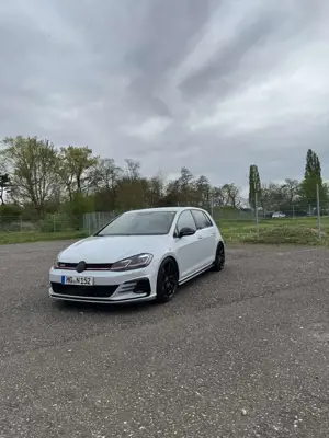 Volkswagen Golf GTI (BlueMotion Technology) DSG Performance