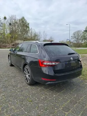 Skoda Superb Combi Style 1.5 TSI ACT DSG Leder Bild 3