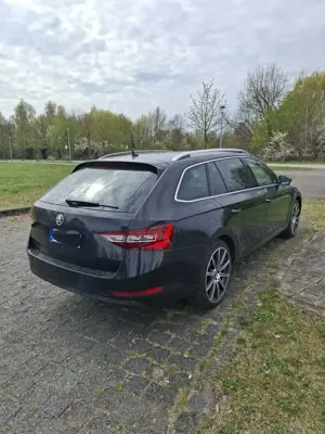 Skoda Superb Combi Style 1.5 TSI ACT DSG Leder Bild 2