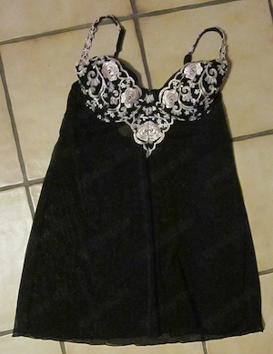 Gr. 40+ 42: 2 Negligé +Gr. 40 42: Nylonstrumpfhosen, haut schwarz+Gr. 40: Diverses Socken + Klistier