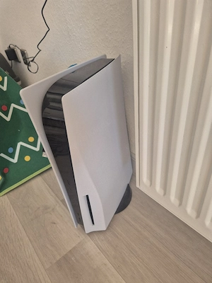 verkaufe playstation 5 mit einem Controller 