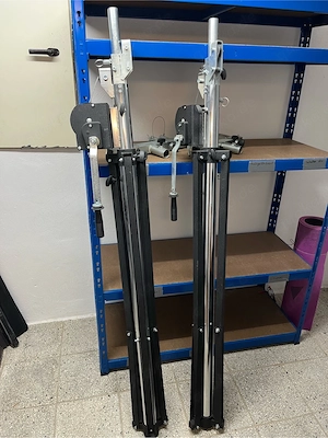 2x American DJ ST-132 Wind-Up Stative inkl. T-Träger & Adapter   kaum genutzt