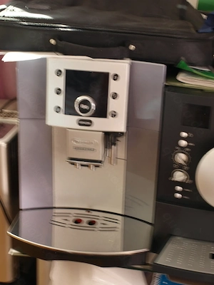 Delongie Kaffeevollautomat wenig benutzt