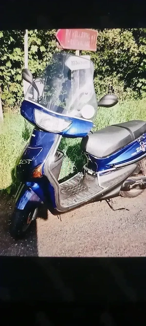 Ältere Frau ges, Mut, Rollerfahrt Sympathie mit Pickfxck 