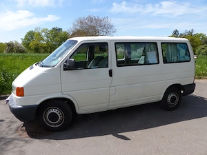 VW T4 2,5 TDI Transporter, AHK, 5-Sitzer, Eigenausbau, Fahrradträger, Dachträger, TÜV 04 28 EZ: 2001 Bild 4