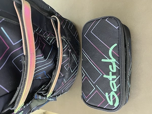 Satch Schulrucksack mit Federmäppchen