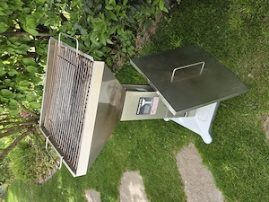 Thüros Holzkohlegrill