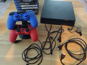 Playstation 4 mit Zubehör wie neu