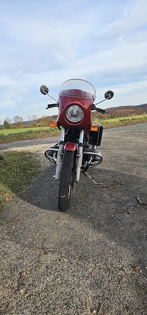 Gut erhaltenes Motorrad Bild 5