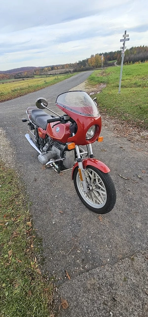 Gut erhaltenes Motorrad Bild 4