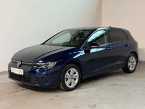 Volkswagen Golf VIII 2.0TDI DSG Lim. Life LED*LANE*ACC*KAM
