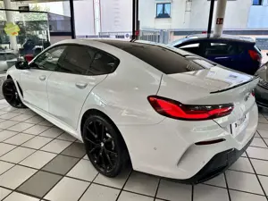 BMW M8 50i XDrive Performance Panorama HeadUp BW Bild 3
