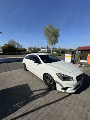 Mercedes-Benz CLA 200 CLA 200 Shooting Brake Orange Art Night paket