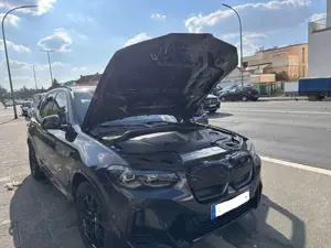 BMW iX3 Impressive: M Sport, AHK, HUD DrivingAssistProf, DA Prof PA+ LED Adapt , Leder, Alu-Reifen