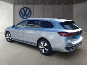 Volkswagen Passat Variant 1.5 TSI DSG eHybrid Business Navi Bild 4