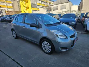 Toyota Yaris Cool TÜVAU Bis 12.2027 Bild 2