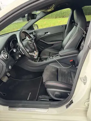 Mercedes-Benz CLA 220 CLA 220 4Matic (117.947)