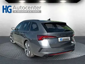 Skoda Octavia Combi 2.0TSI RS 19"AHK PanoStandh.Canton Bild 3