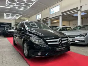 Mercedes-Benz B 180 *TÜV NEU*SERVICE NEU*AHK*PDC*SHZ*NAVI* Bild 3