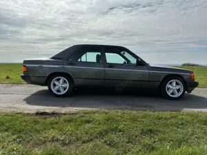 Mercedes-Benz 190 E