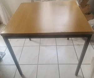 Tisch 80 80