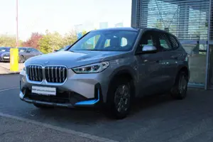 BMW iX1 xDrive30 Navi LED AHK Kamera DAB Sportsitze