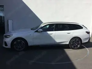 BMW i5 xDrive40 Touring M SPORT+PANO+AHK+BW SOUND+KAMERA Bild 4