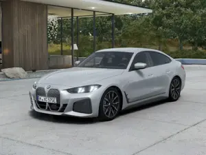 BMW i4 eDrive40 [M Sport, HUD, AHK, ACC, RFK, 19" LMR]