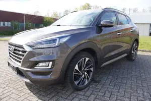 Hyundai TUCSON 1.6T 7-DCT 4WD - CarPlay-Pano-LED-Kamera