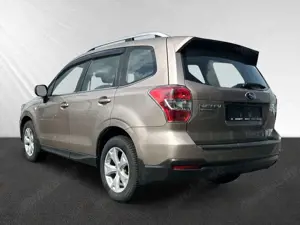 Subaru Forester EXCLUSIVE 2.0D-AUTOMATIK-KLIMAAUTOMATIK-AUS 1.HAND Bild 2