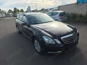 Mercedes-Benz E 250 E T-Modell E 250 BlueEfficiency Bild 3