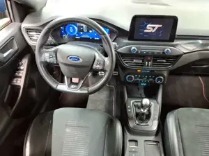 Ford Focus Focus Turnier 2.0 EB SS ST mit Styling-Paket Bild 5