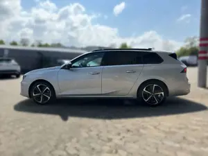 Opel Astra ASTRA 1.5CDTi Bus. Elegance Sports Tourer Navi Dig Bild 3