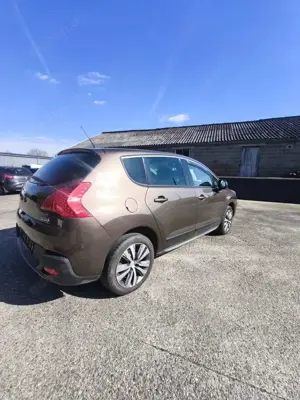 Peugeot 3008 HDi FAP 150 Allure Bild 3