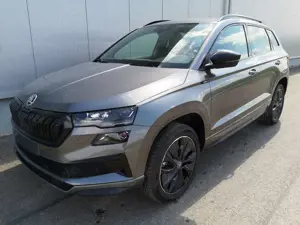 Skoda Karoq Sportline 1.5TSI DSG ABT AHK Matrix ACC Navi 14...