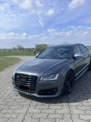 Audi S8