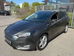 Ford Focus Turnier Titanium NAVI/KAMERA/WINTERPAKET!!