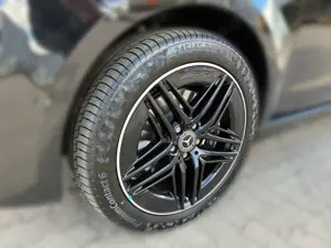 Mercedes-Benz V 300 d 4M EXCLUSIVE Extralang AMG+Airmatic+Luxus Bild 4