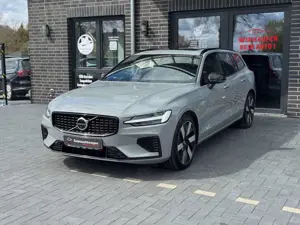 Volvo V60 Kombi Plus Dark Recharge Plug-In Hybrid AWD