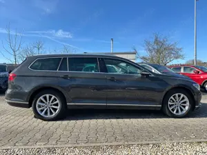 Volkswagen Passat Variant Highline BMT/Start-Stopp / LEDER/Standheizung/LED/ Bild 2