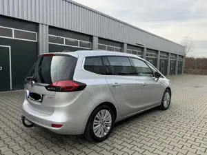 Opel Zafira 2.0 D (CDTI ecoFLEX) Start/Stop ON Bild 2