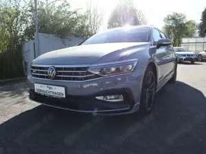 Volkswagen Passat Variant *R-Line* 2.0 TDI DSG 4M AHK/PANO