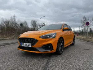 Ford Focus MK4 ST-Styling-Top Ausstattung-TÜV 07/2027