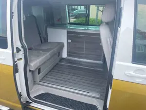 Volkswagen T6 California California DSG Ocean  Weiß/Kurkumagelb  DSG/AHK Bild 4