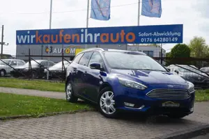 Ford Focus Turnier Titanium*TEMPOMAT*PDC*NAVI*AHK !!