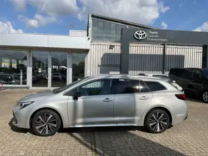 Toyota Corolla Touring Sports 2.0  Teamplayer ACC+LED Bild 3