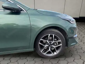 Kia Ceed SW / cee'd SW CeedSportswagon Spirit 1.6Autom AHK NAVI JBL CAM Bild 4