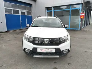 Dacia Sandero Bild 2