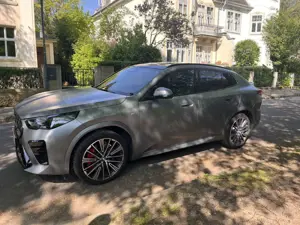 BMW iX2 30 xDrive M Sport Bild 2